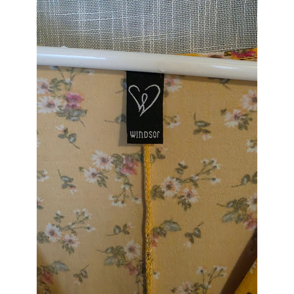 Women's Windsor Romper Size M‎ Yellow Floral - Picture 6 of 8